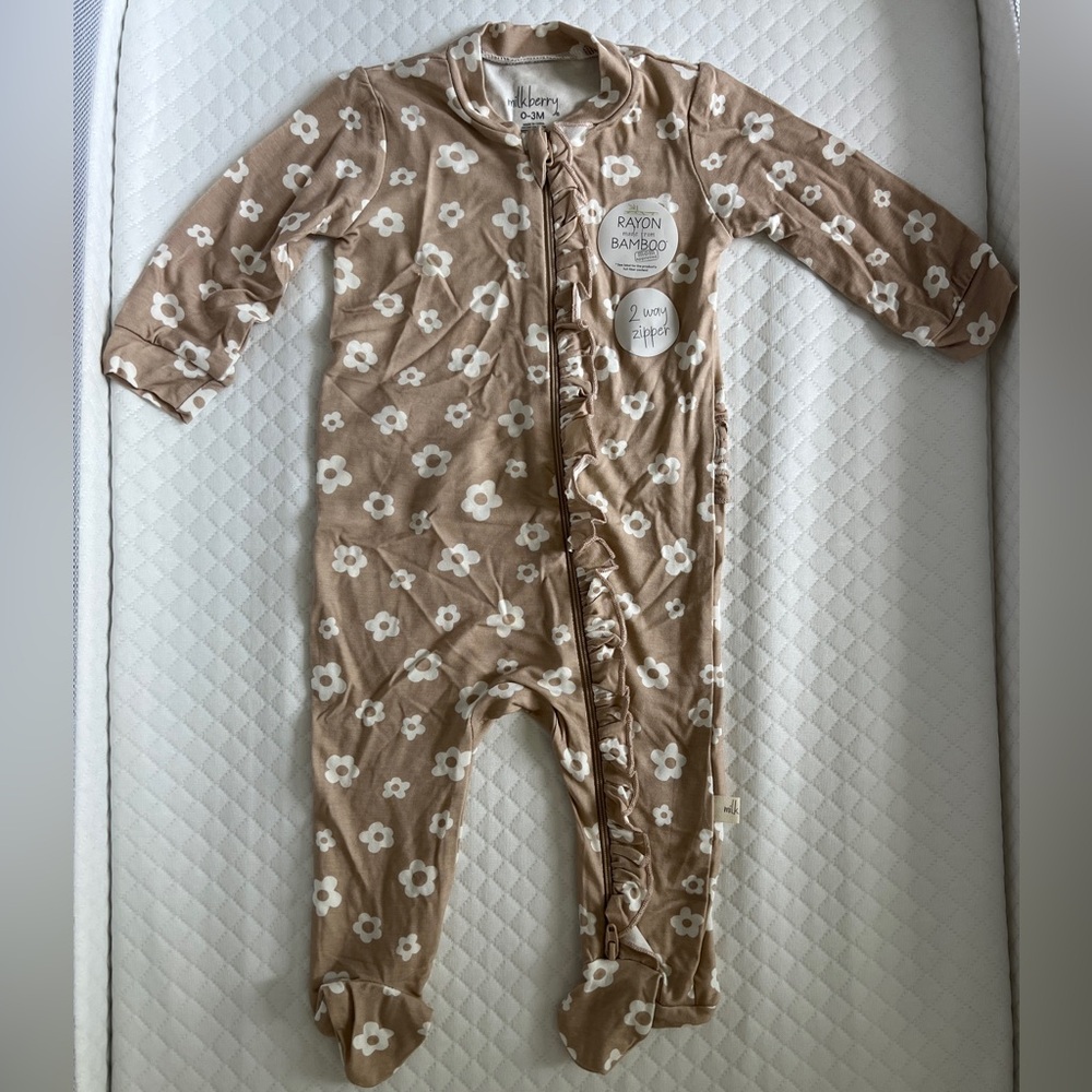 3 pack NWOT Milkberry Pink, Cream, & Oat Footed Onesies - 2 way zipper